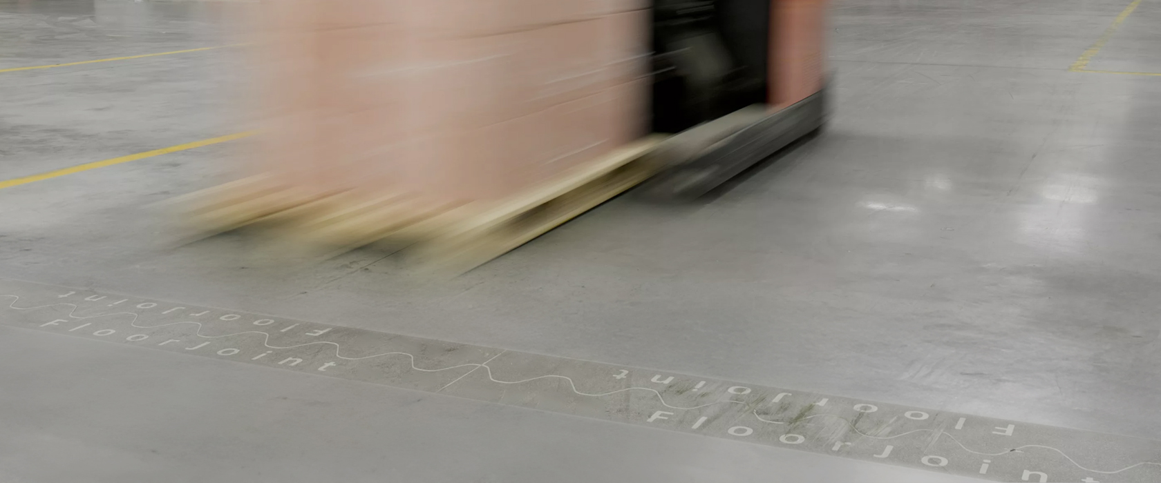 Kestävät saumaratkaisut betonisille teollisuuslattioille